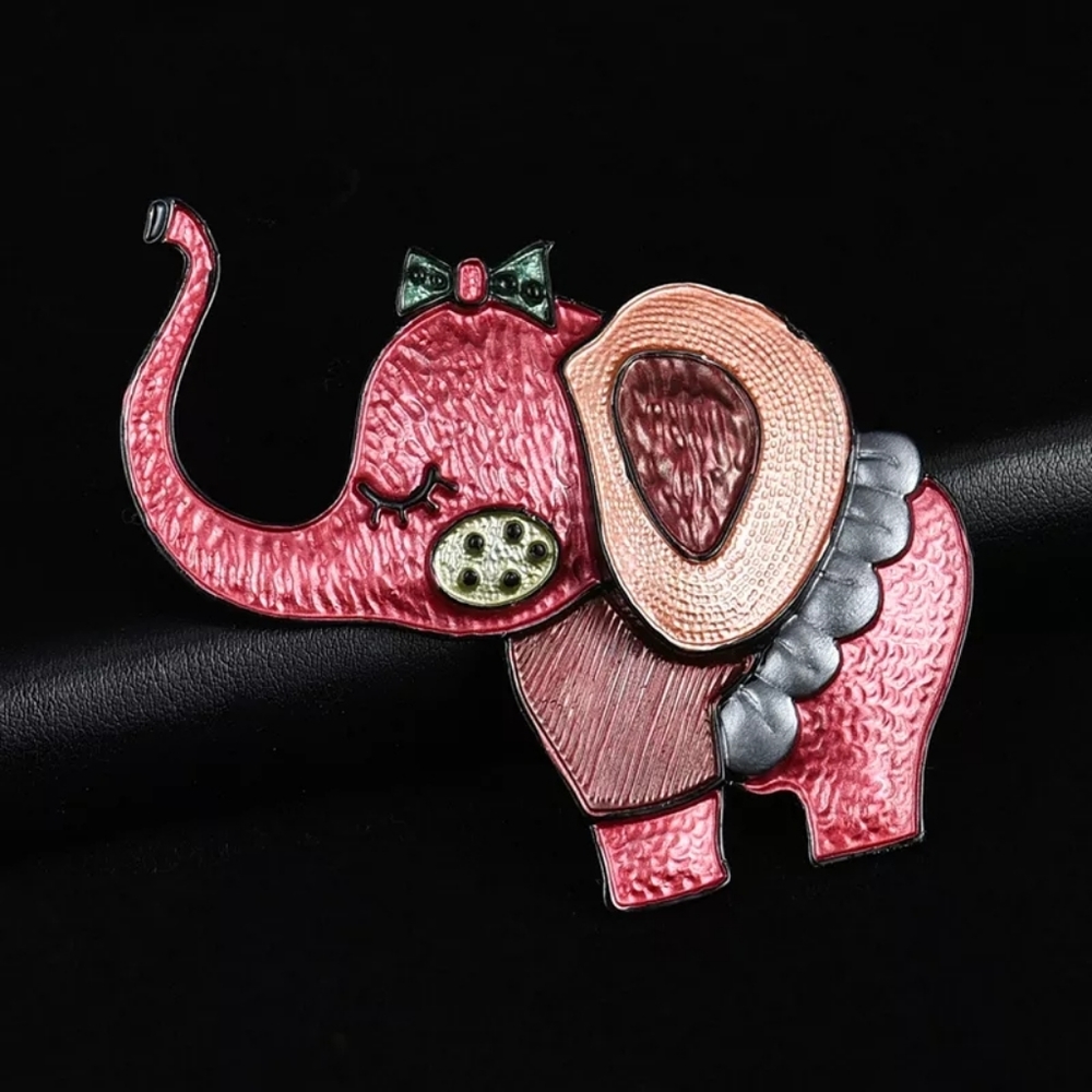 Brooch: D&RUI Cutesie Pink Elephant